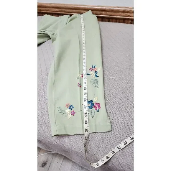 CJ Banks Sage Green Floral Embroidered Wide leg Capri/Ankle Pants Women's Size 4 - Picture 7 of 13